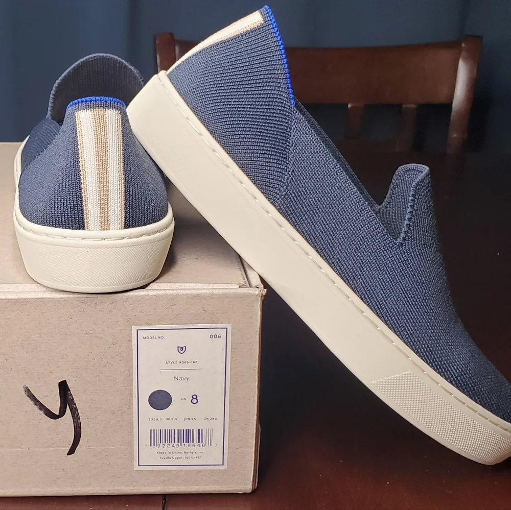 ROTHY'S THE ORIGINAL SLIP ON SNEAKER IN NAVY - Picture 7 of 8